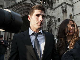 Footballer Ched Evans pleads n...
